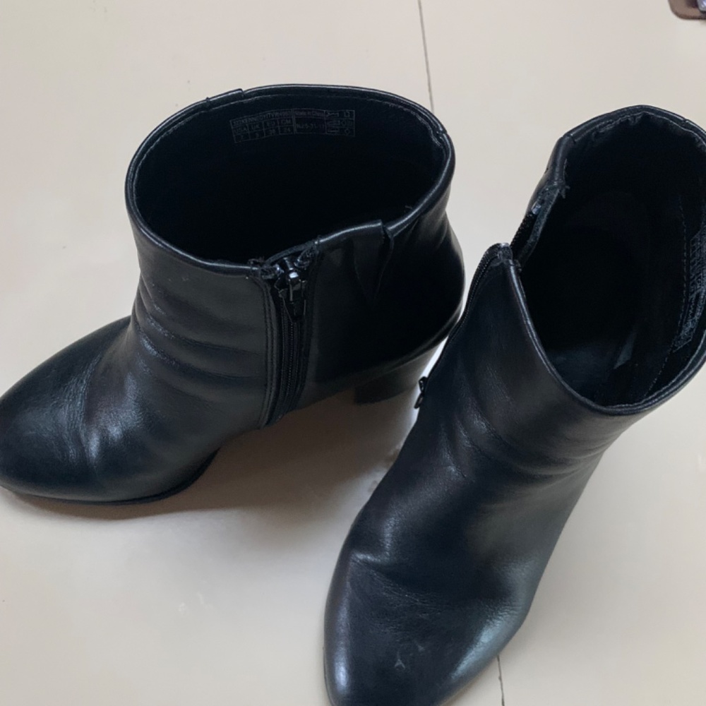 Vionic Boots - Picture 2 of 3
